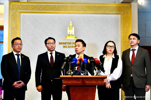 Оюутолгойн асуудлаарх нотлох баримтыг шинжлэн судлах сонсголд дуудагдсан 300 гэрчийн нэр